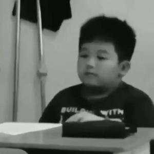 夕阳老人小便正面视频大全
