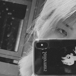 夕阳老人小便正面视频大全
